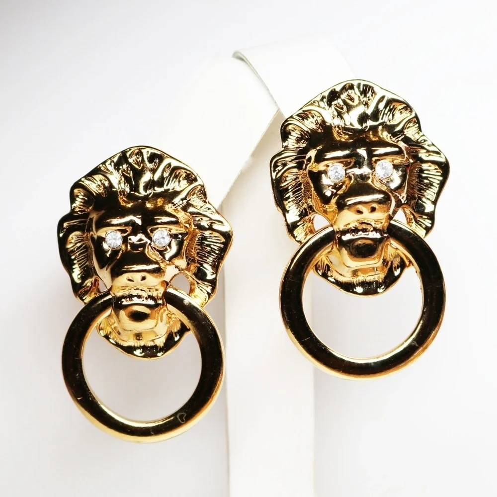 โจ VINTAGE KJL Lion's Head Doorknocker Earrings ๐ - Picture 3 of 16